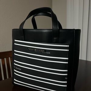 tommy Hilfiger purse brand new